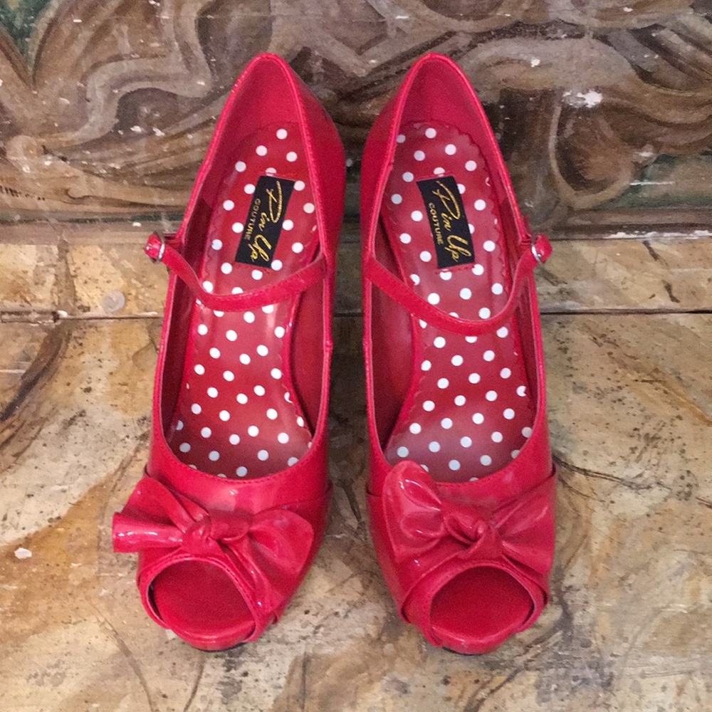 Pinup couture heels